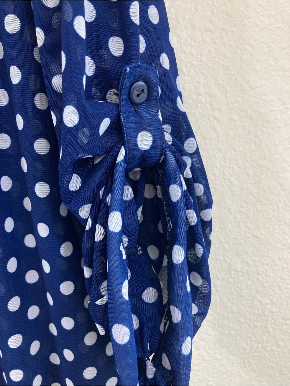 Eden & Olivia Sheer Polka Dot Blouse Size XL Blue White Roll Tab Top - Picture 7 of 15